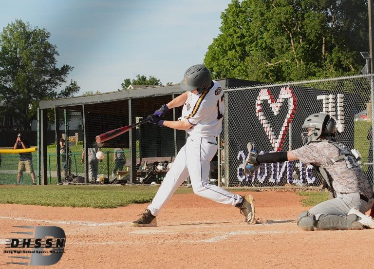 Yoakum walks off Senior Night win for Kearney baseball